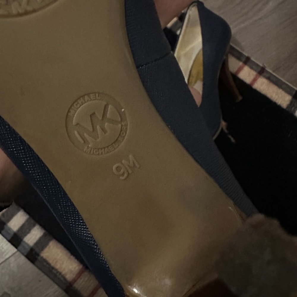 Michael Michael Kors blue navy pump heels 9 - Picture 5 of 6